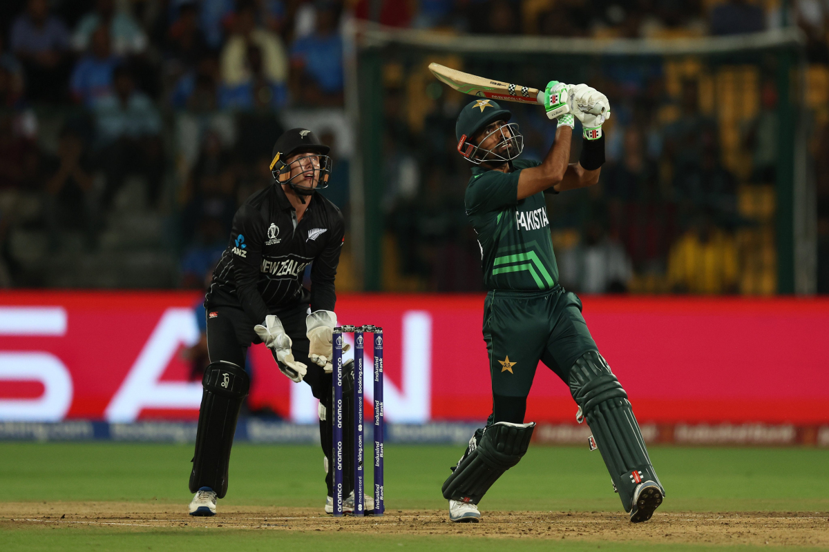 NZ vs PAK: 401 रन बनाकर भी हारी न्यूजीलैंड, पाकिस्तान ने DLS नियम से 21 रनों से हराया, सेमी की दौड़ में कायम