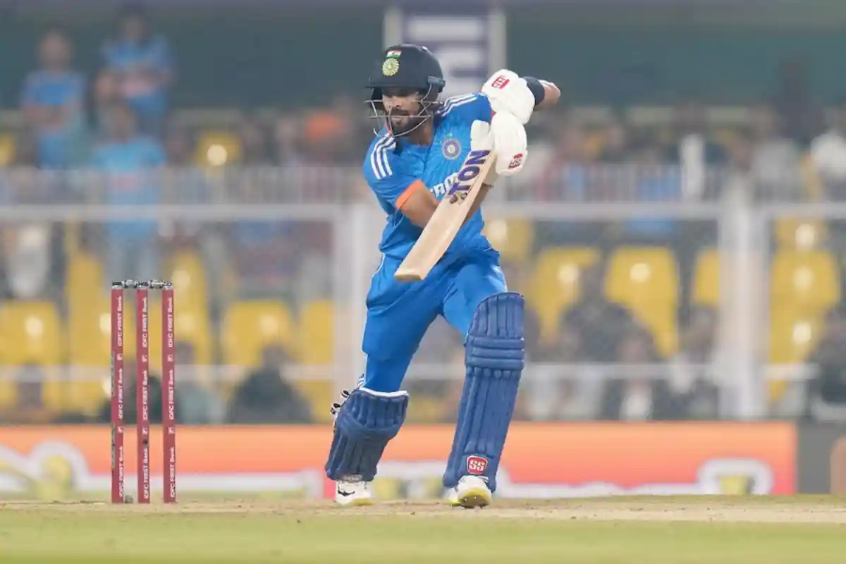 IND vs AUS: ऋतुराज गायकवाड़ ने ठोका इंटरनेशनल करियर का पहला शतक, 57 गेंदों में बनाए 123 रन