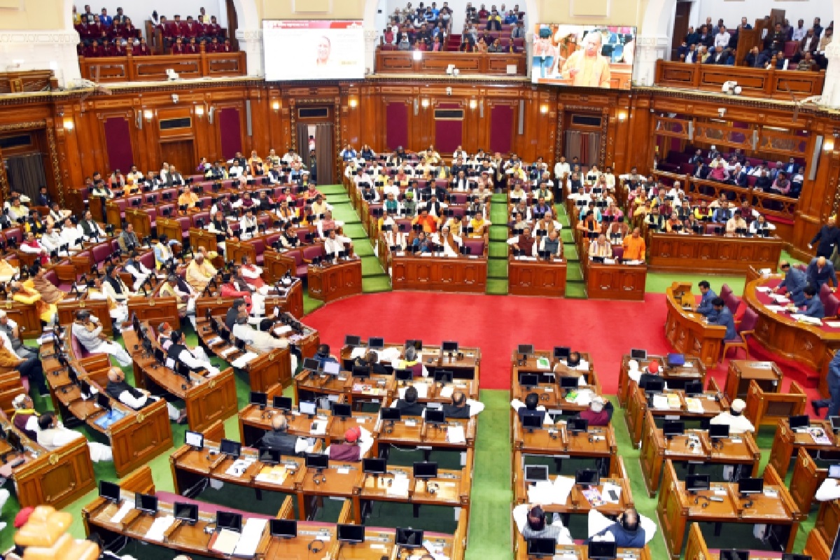 UP Assembly Session 2023: 66 साल बाद योगी सरकार में नये नियमों से संचालित होगा विधानसभा सत्र, सदन में मोबाइल पर पाबंदी