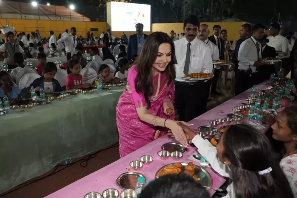 नीता अंबानी