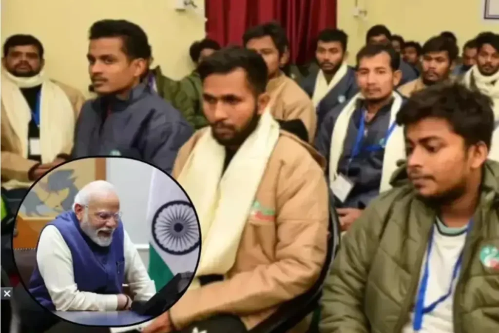 पीएम मोदी ने की मजदूरों से बातचीत