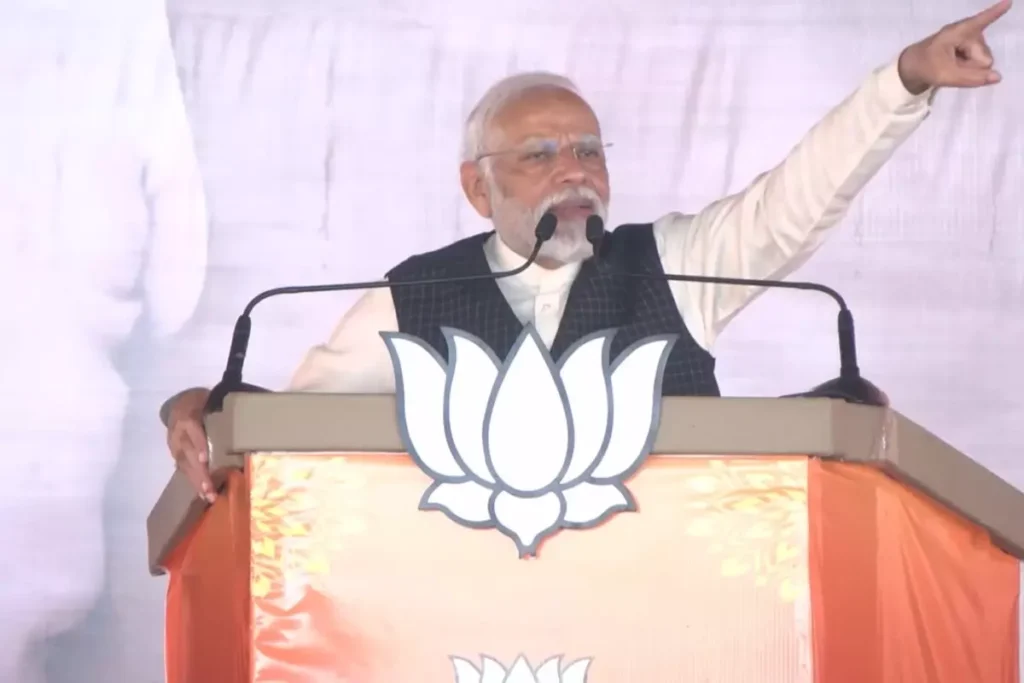 रैली को संबोधित करते हुए पीएम मोदी