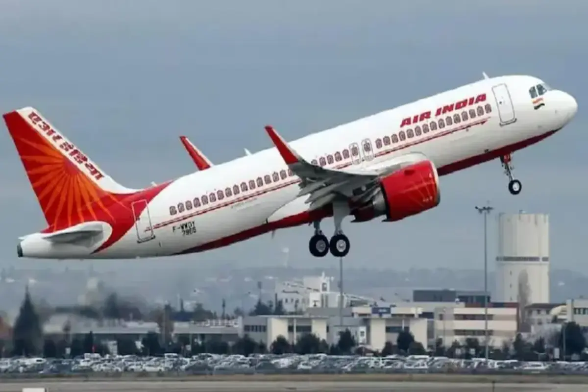 दिल्ली एयरपोर्ट पर ट्रेनिंग के दौरान 37 वर्षीय पायलट की हार्ट अटैक से मौत, एयर इंडिया ने कही ये बातें