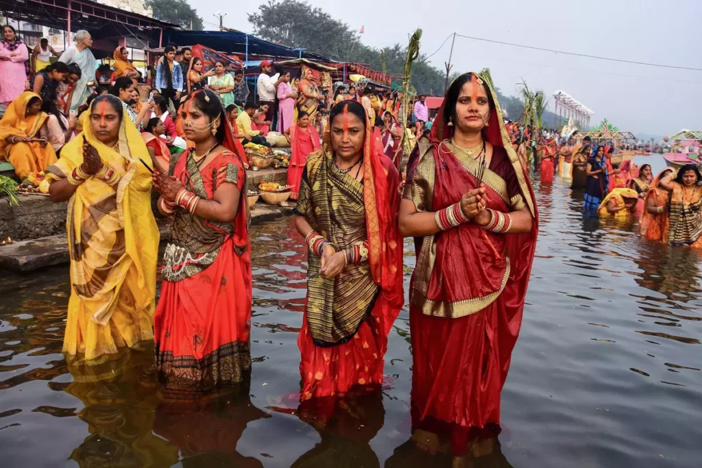 आस्था के महापर्व छठ पूजा की धूम
