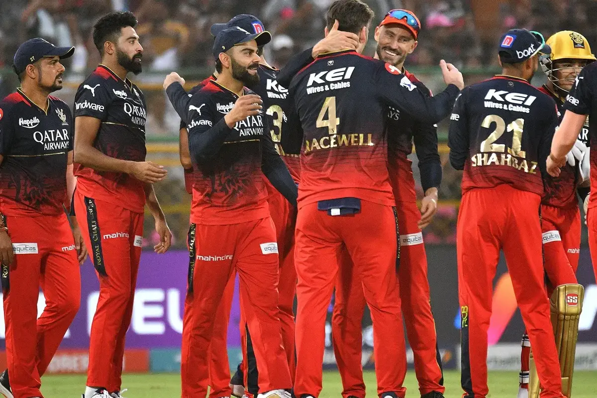 IPL 2024: खतरनाक दिख रही RCB की टीम! ग्लेन मैक्सवेल और दिनेश कार्तिक जैसे खिलाड़ियों को किया रिटेन, जानें कौन हुए बाहर