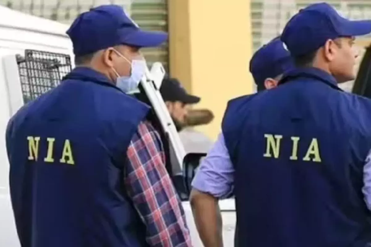 NIA Raid: एनआईए की बड़ी कार्रवाई, 50 जगहों पर मारा छापा, विदेशों में दूतावासों पर हमला करने वाले 43 संदिग्धों की हुई पहचान