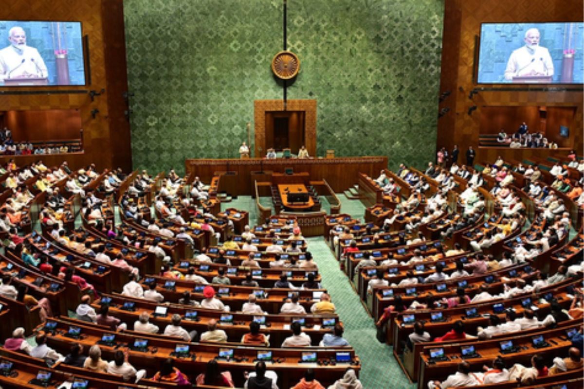 Parliament Winter Session: 4 दिसंबर से शुरू होगा संसद का शीतकालीन सत्र, महुआ मोइत्रा के खिलाफ हो सकता है बड़ा एक्शन