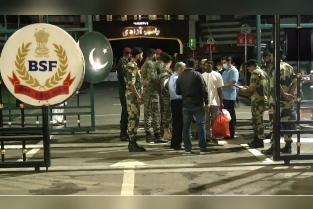 Pakistan releases indian fishermen