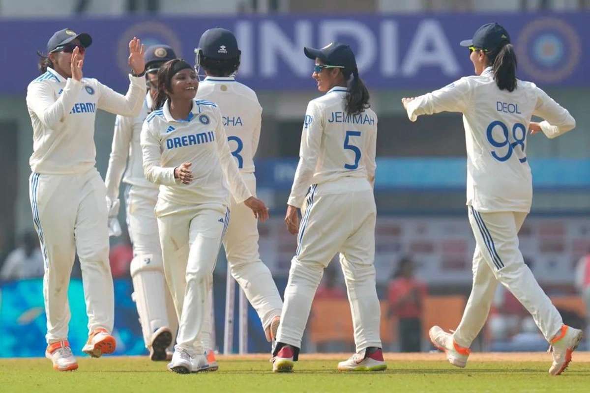 INDw vs ENGW: भारतीय टीम ने इंग्लैंड को 347 रन से रौंदा, दर्ज की टेस्ट क्रिकेट इतिहास की सबसे बड़ी जीत