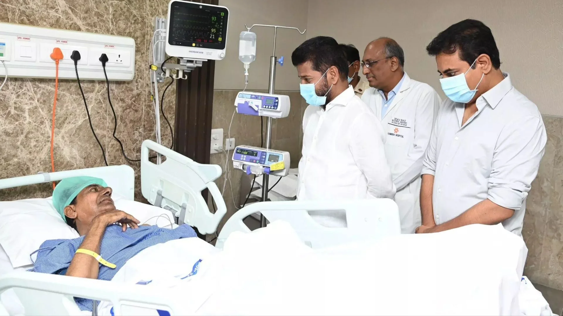 KCR से मिले CM रेवंत रेड्डी, सर्जरी के चलते अस्पताल में भर्ती हैं पूर्व मुख्यमंत्री