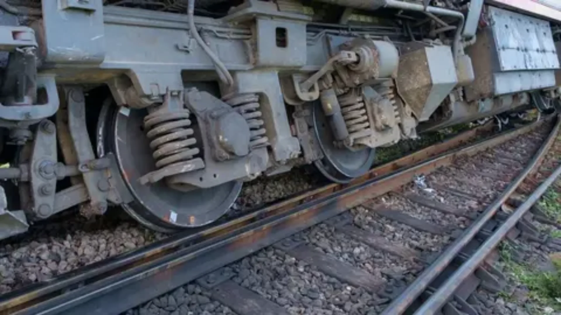 Maharashtra Train Accident: महाराष्ट्र के कसारा में पटरी से उतरे मालगाड़ी के दो डिब्बे, राहत बचाव का कार्य जारी