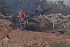 Telangana: मेडक जिले में वायुसेना का ट्रेनर विमान दुर्घटनाग्रस्त, दोनों पायलटों की मौत