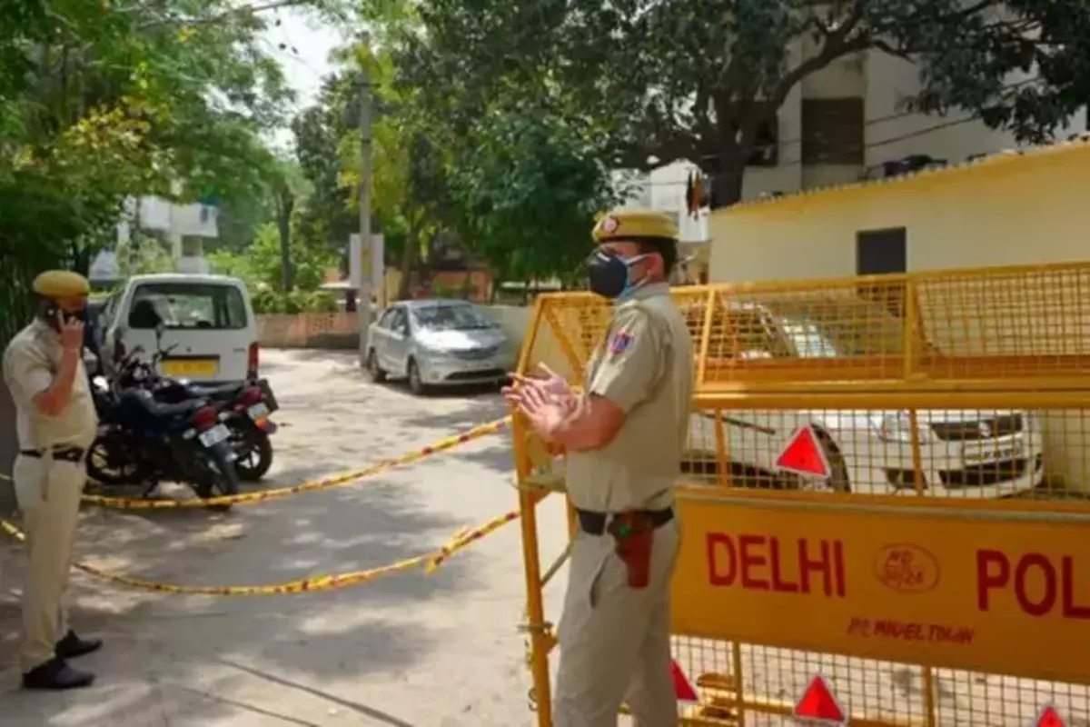 Encounter In Delhi: दिल्ली के पॉश इलाके में पुलिस के साथ बदमाशों की मुठभेड़, लॉरेंस विश्नोई गैंग के 2 शूटर्स गिरफ्तार