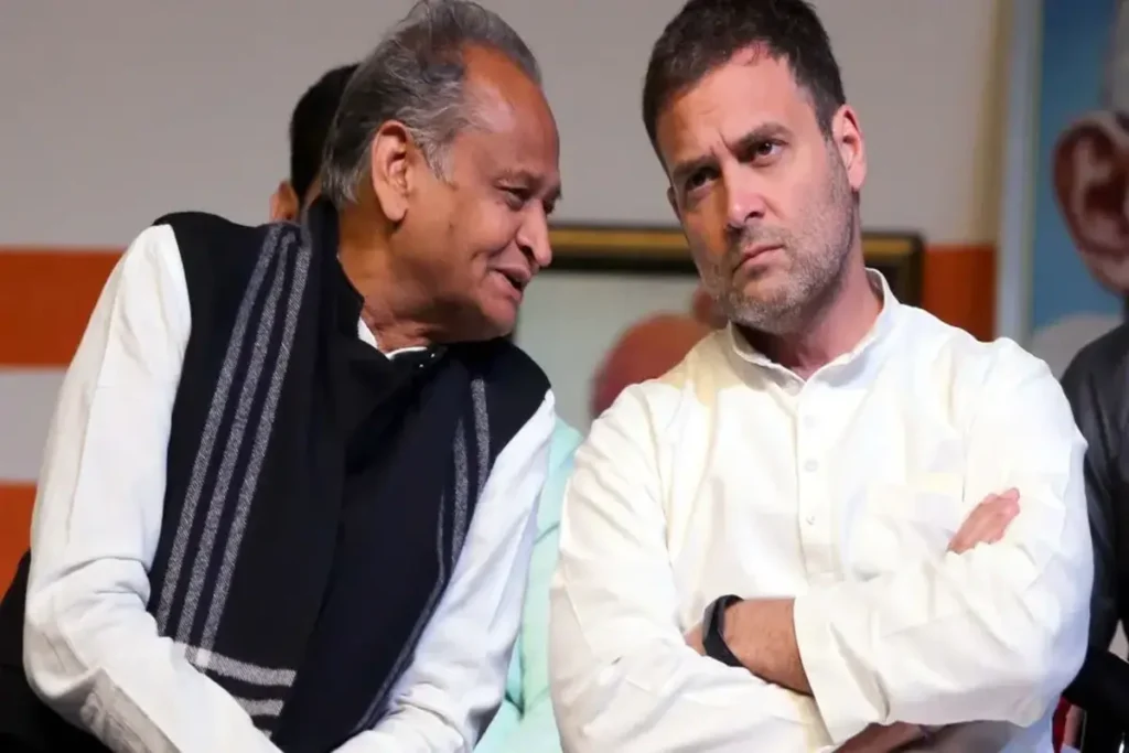 पूर्व सीएम अशोक गहलोत और राहुल गांधी