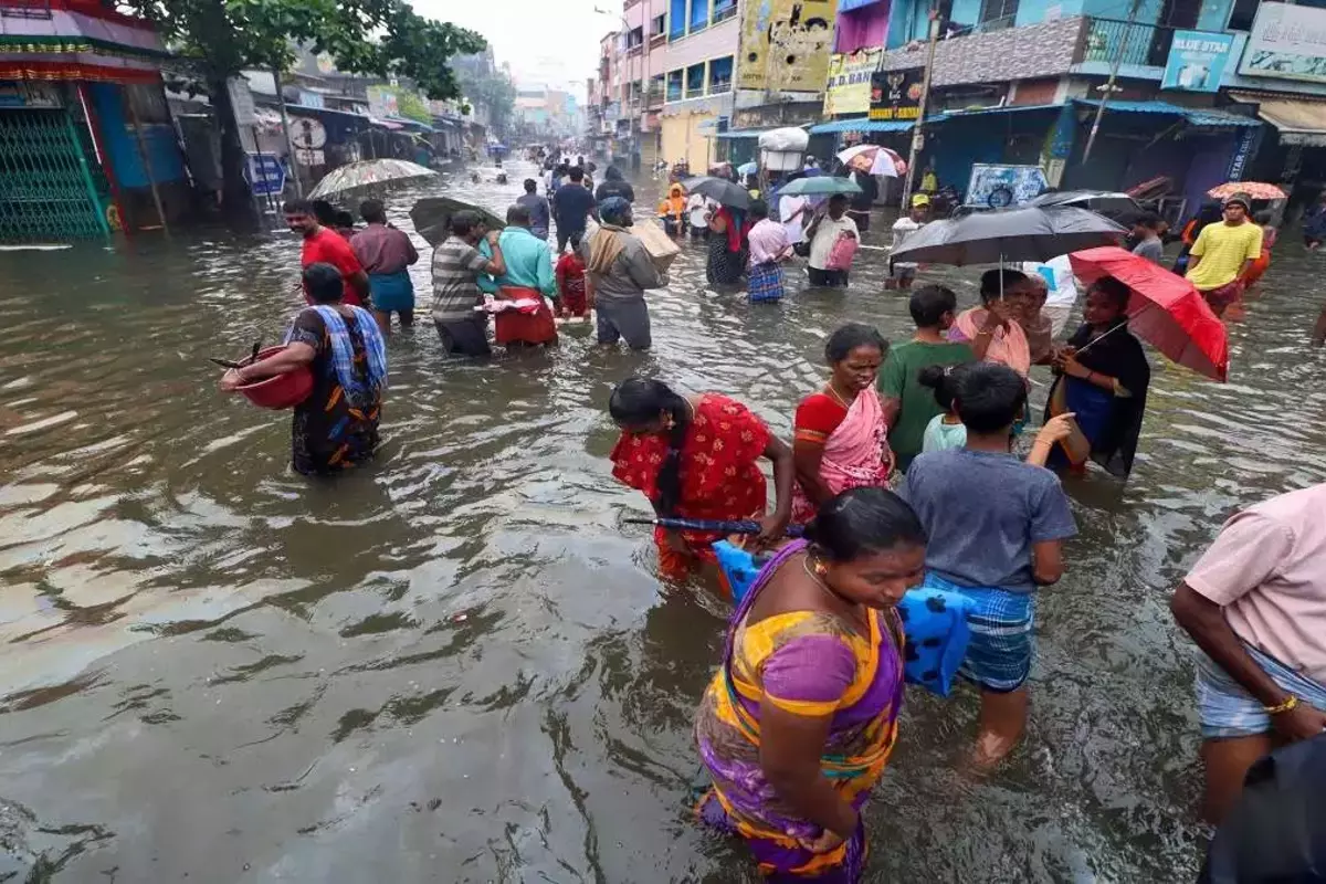 Tamilnadu Rain: पानी-पानी हो गए गांव से लेकर शहर के इलाके, राहत बचाव कार्य में जुटे सेना के जवान, सैकड़ों पर्यटक फंसे