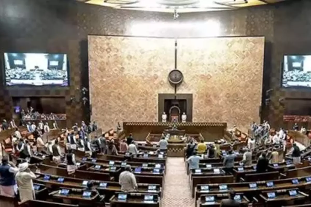 Parliament: संसदीय इतिहास की बड़ी घटना- पहली बार शीतकालीन सत्र में 92 विपक्षी सासंद निलंबित, विपक्ष ने सरकार पर बोला हमला