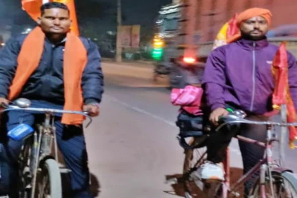 2 Rambhakt set out from Jamui on bicycles to Ayodhya