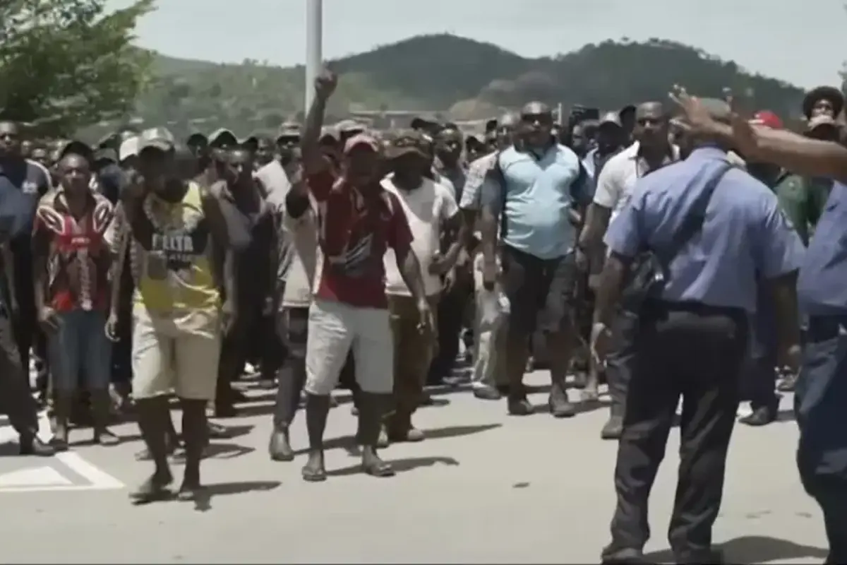 Papua New Guinea: सरकार के खिलाफ आक्रोश…हिंसा में 16 की मौत, पीएम जेम्स मारापे ने की आपातकाल की घोषणा