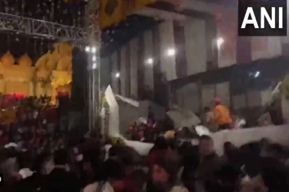 Delhi Kalkaji temple Stage collapses