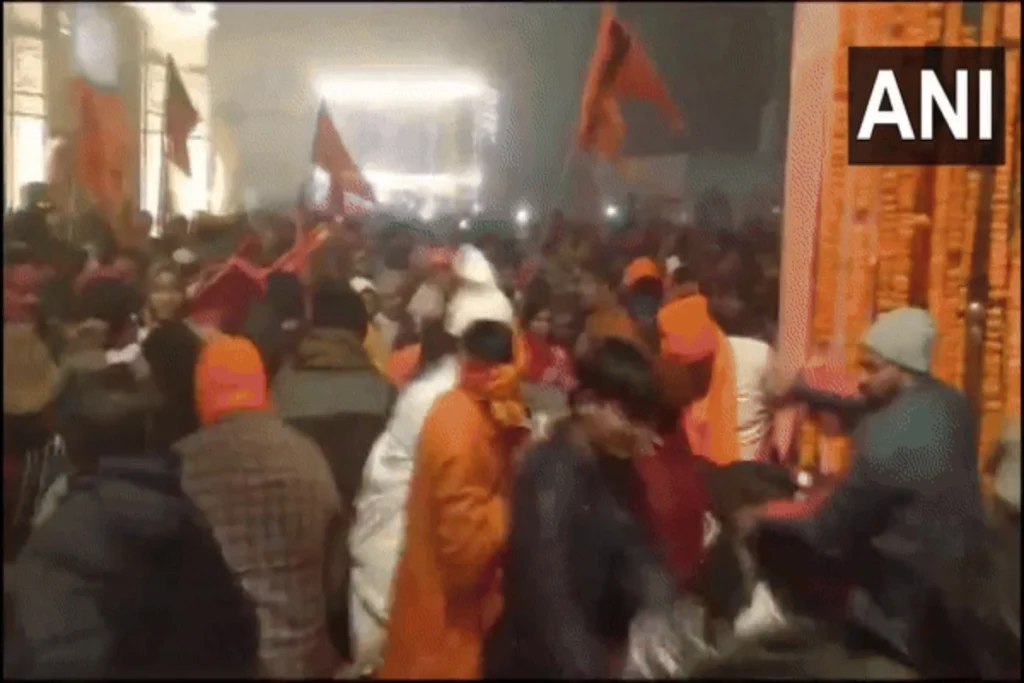 Huge crowd of devotees outside Ram temple
