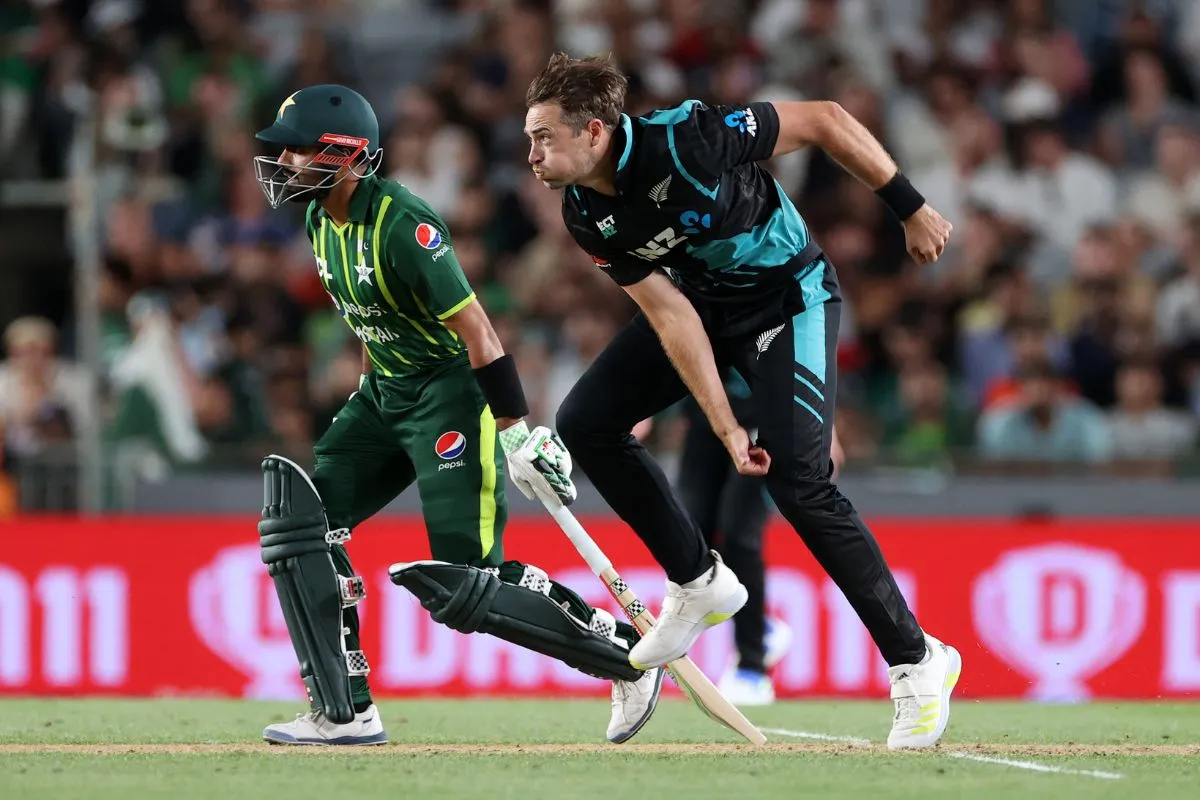 PAK vs NZ 1st T20: न्यूजीलैंड ने पाकिस्तान को 46 रन से हराया, बाबर आजम की अर्धशतकीय पारी गई बेकार