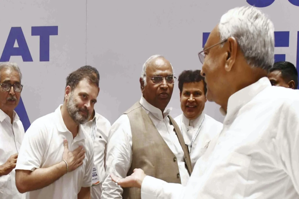 Opposition Slams on Nitish Kumar Rejoin NDA