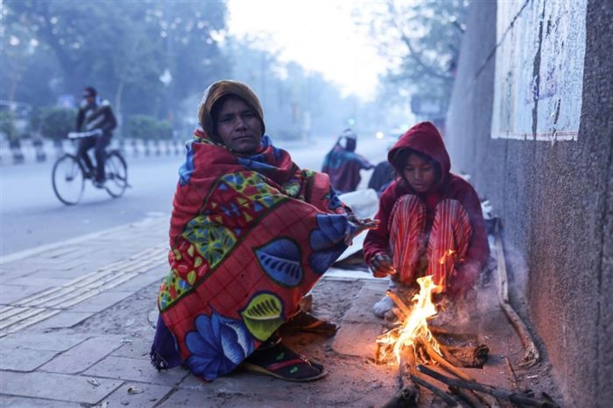 उत्तर भारत में सर्दी का येलो अलर्ट, फ्लाइट-ट्रेनें लेट, जानें आपके राज्य के मौसम का हाल
