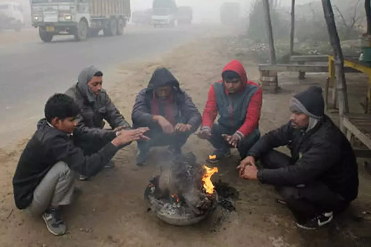 Weather Today: उत्तर भारत में जानलेवा शीतलहर, यूपी से लेकर हरियाणा तक जानें मौसम कब तक ढाएगा सितम