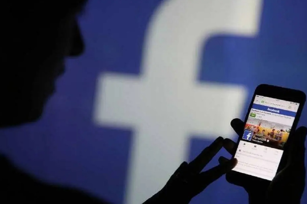 देश में फेसबुक और इंस्टा नहीं हो रहे लॉग इन, ओपन करने पर आ रहा यह मैसेज
