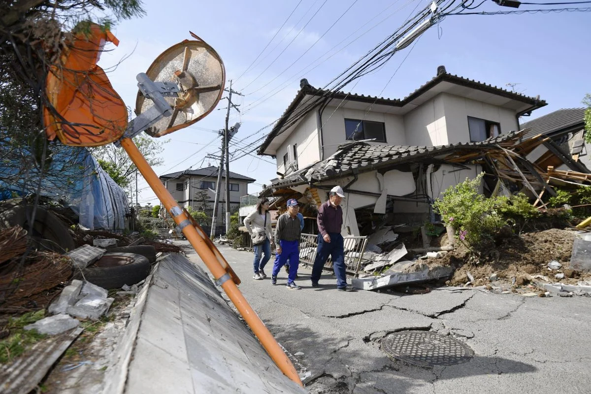Japan Earthquake: जापान में लगे भूकंप के 21 खतरनाक झटके, प्रधानमंत्री ने सावधानी के लिए जारी किया बयान