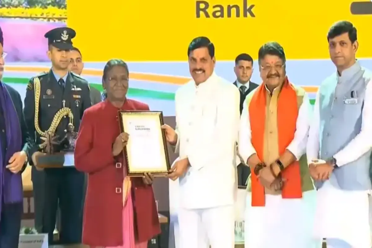 Swachh Survekshan Award 2023: स्वच्छता में फिर इंदौर ने बनाया कीर्तिमान, 7वीं बार अपने नाम किया नंबर-1 का खिताब