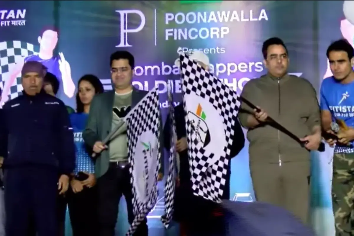 Pune: ‘बॉम्बे सैपर्स सोल्जरथॉन’ में शामिल हुए भारत एक्सप्रेस न्यूज नेटवर्क के चेयरमैन उपेन्द्र राय, धावकों को हरी झंडी दिखाकर किया रवाना