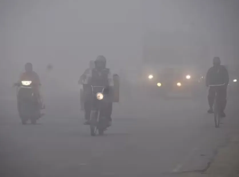 Weather Update Today: दिल्ली-एनसीआर समेत कई राज्यों में सर्दी का सितम जारी, जानिए अगले दो दिन कैसे रहेंगे हालात