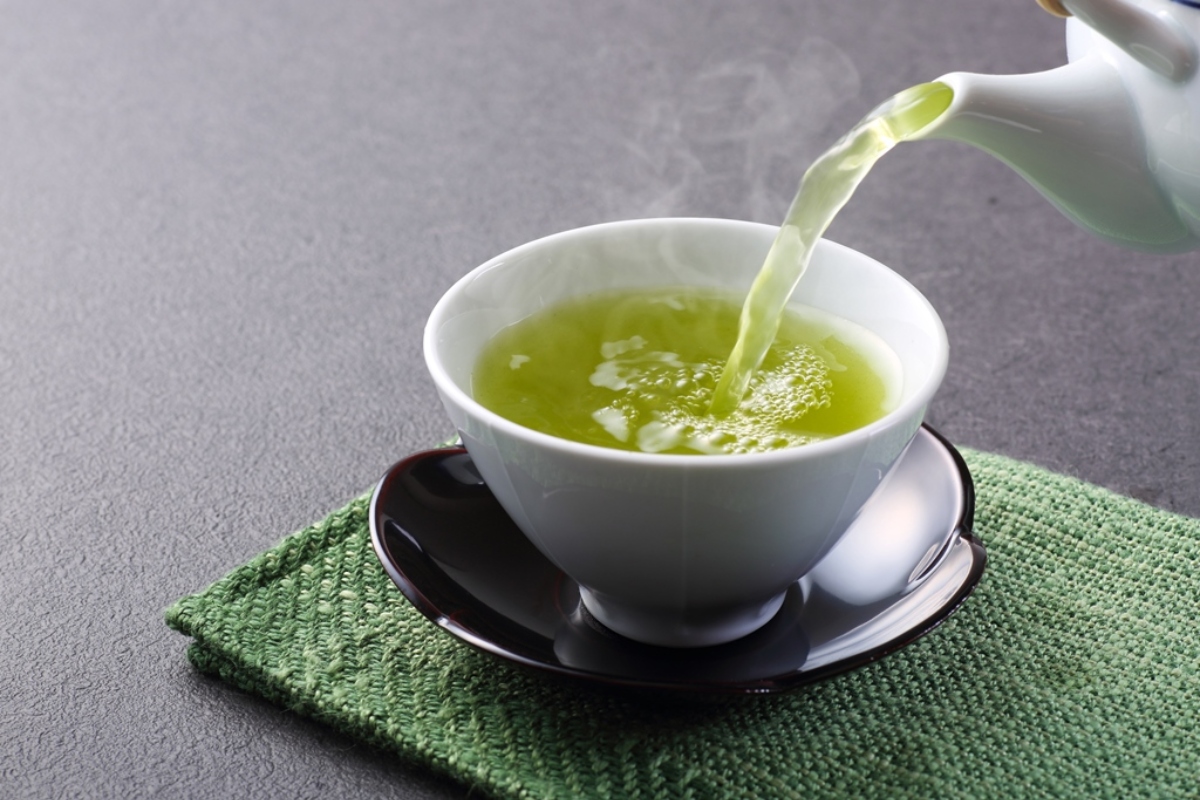 Green Tea: रात में सोने से पहले ग्रीन टी पीने के हैं अद्भुत फायदे, जानें