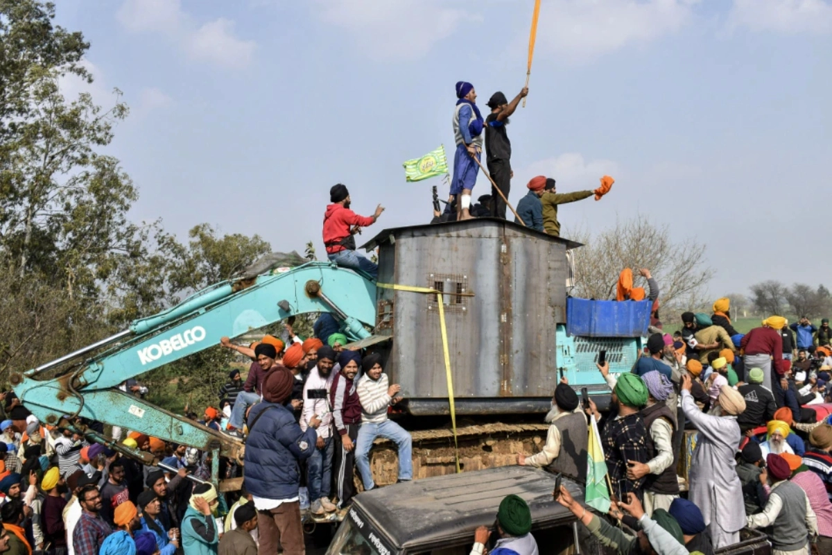 किसानों का दिल्ली कूच…पंजाब में बिगड़ सकती है कानून व्यवस्था…गृह मंत्रालय का उपद्रवियों के खिलाफ कड़ी कार्रवाई का निर्देश