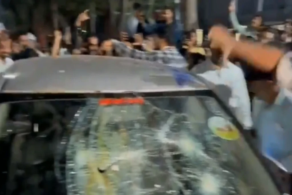 Journalist Nikhil Wagle Car Attacked