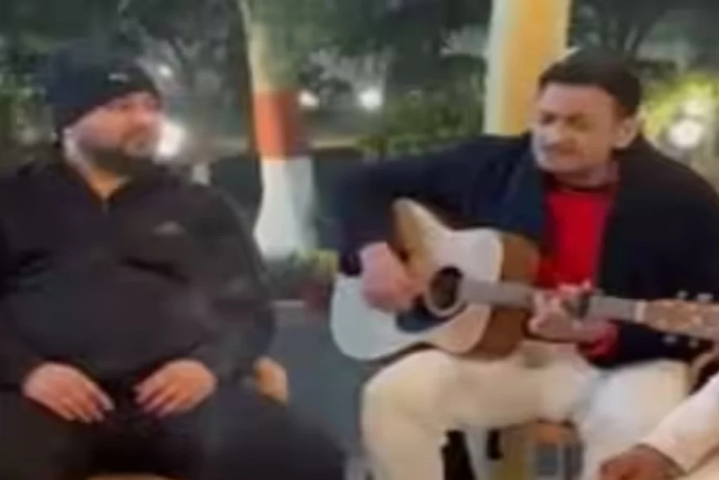 Tejashwi Yadav Viral Video with RJD MLA