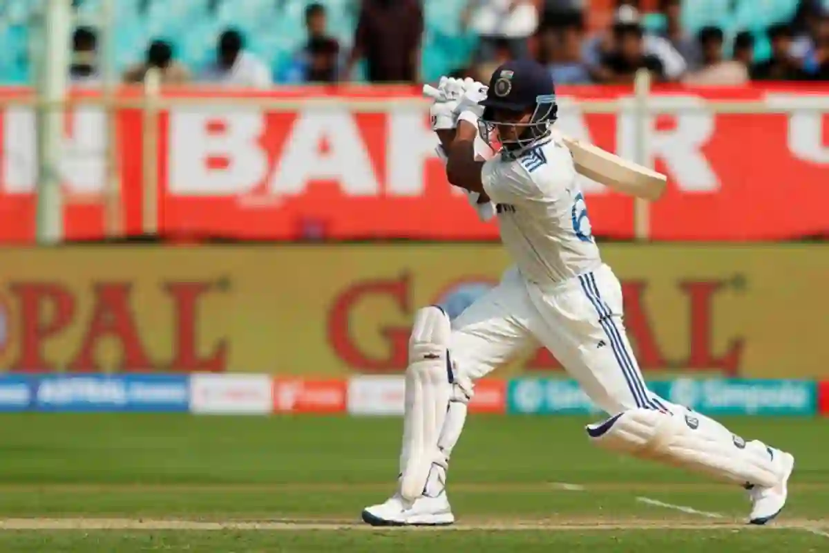 IND vs ENG: राजकोट टेस्ट की दूसरी पारी में यशस्वी जायसवाल ने ठोका शतक, मजबूत स्थिति में टीम इंडिया