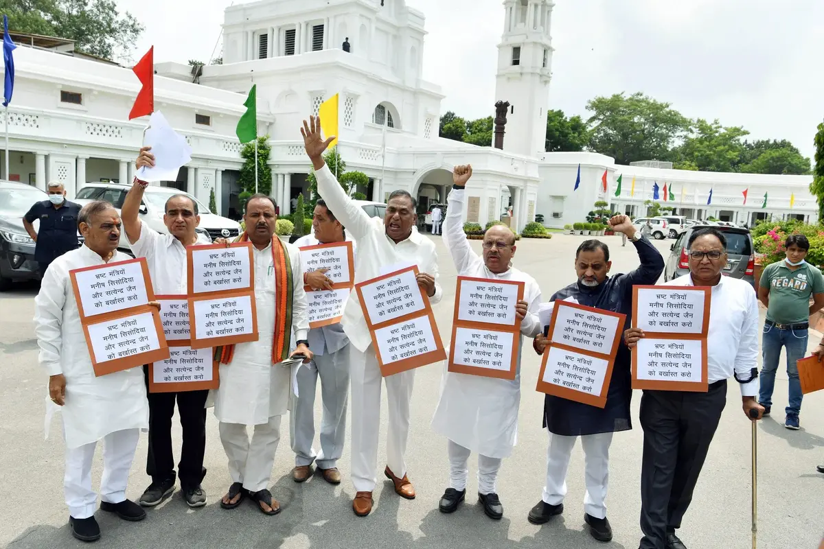 दिल्ली विधानसभा से BJP विधायकों के निलंबन का मामला, हाई कोर्ट ने कार्यवाही पर लगाई रोक