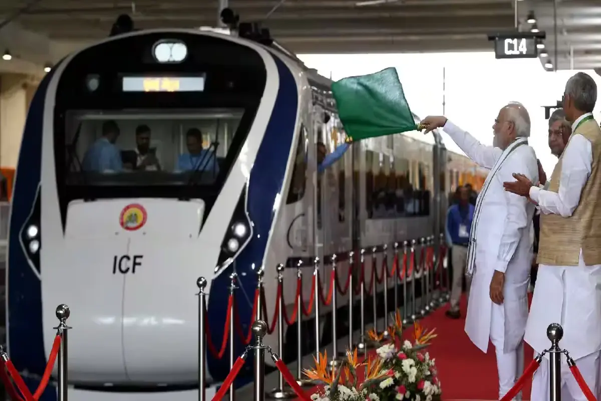 देश को 10 वंदे भारत ट्रेनों की मिलेगी सौगात, पीएम मोदी 12 मार्च को दिखाएंगे हरी झंडी, ये परियोजनाएं भी शामिल