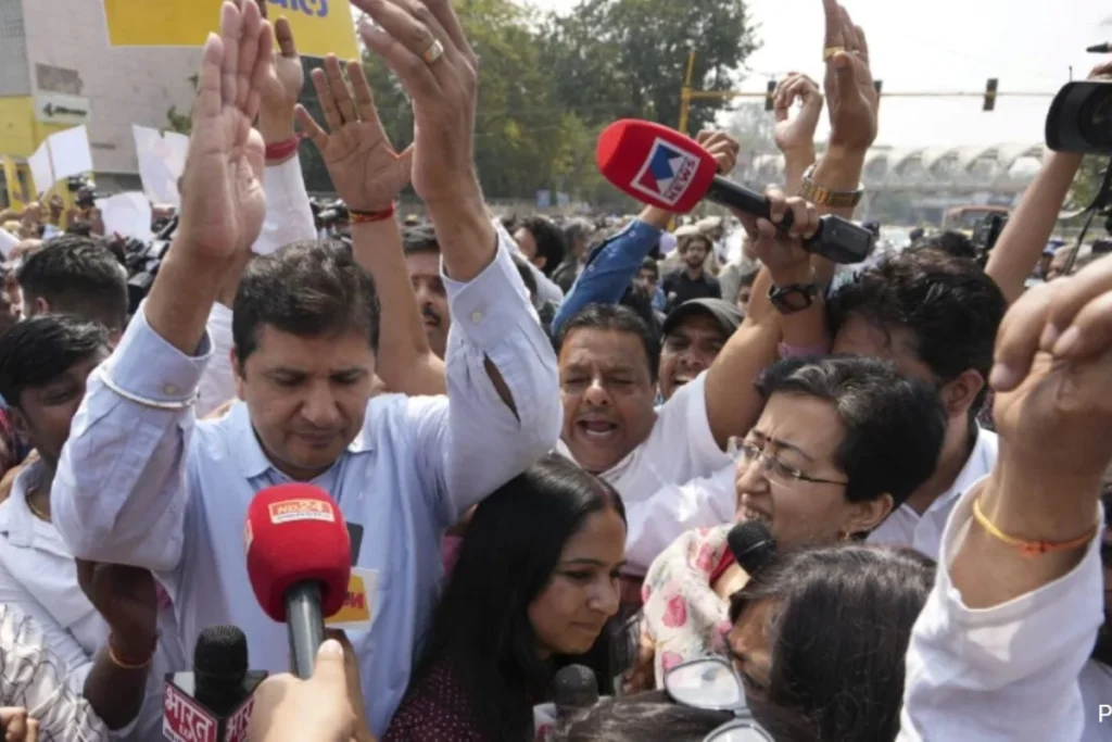 AAP will not celebrate Holi in protest against Kejriwal arrest