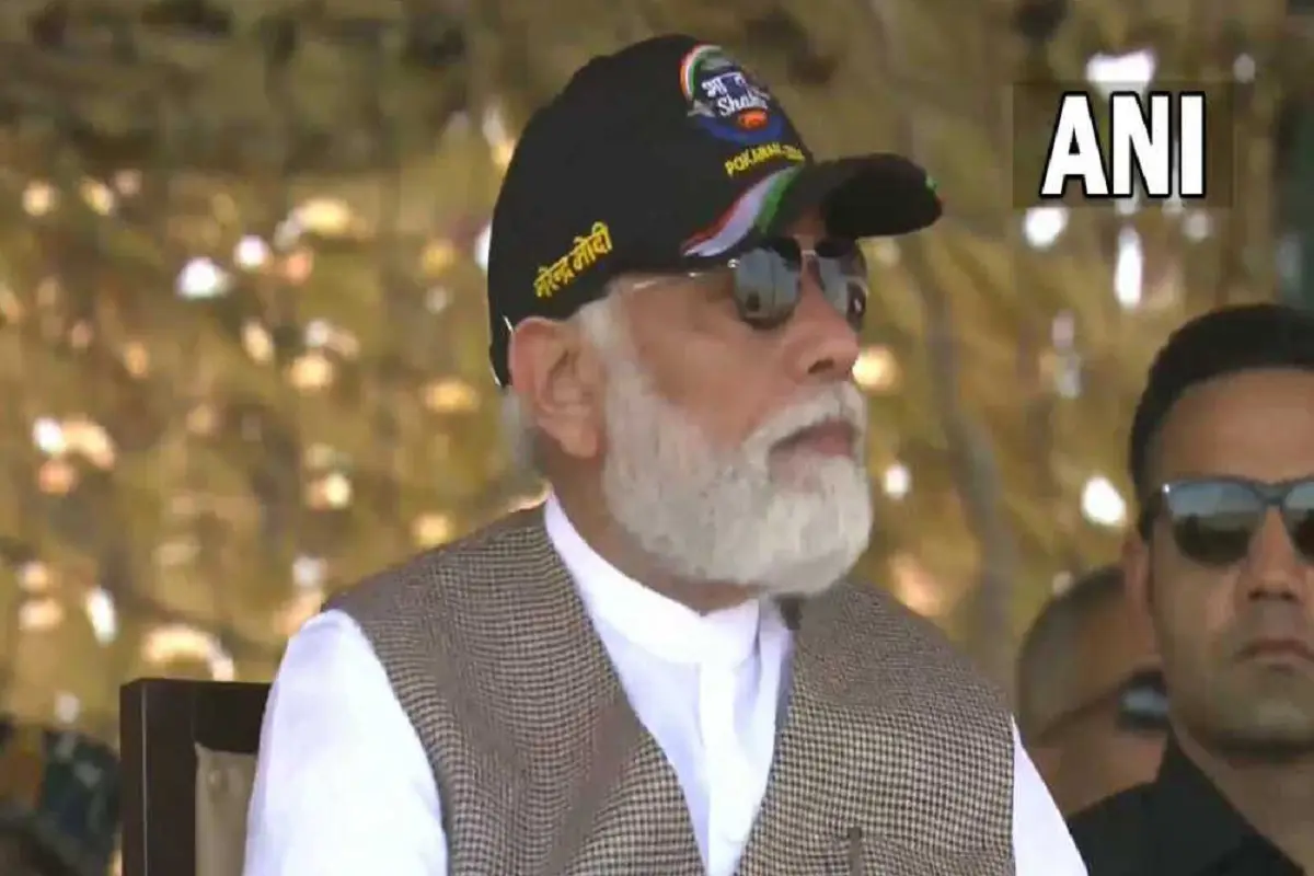 PM Modi In Pokhran: पोखरण पहुंचे PM मोदी ने स्वदेशी हथियारों की देखी ताकत, बोले- ‘ये तो भारत शक्ति है’