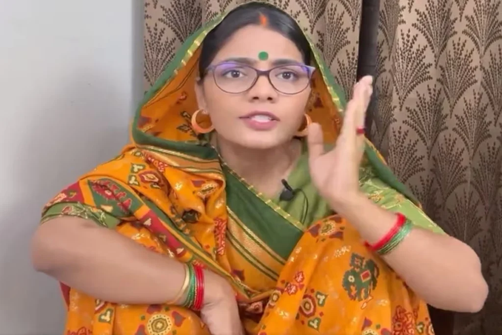 Neha Singh Rathod taunt on Ravi Kishan