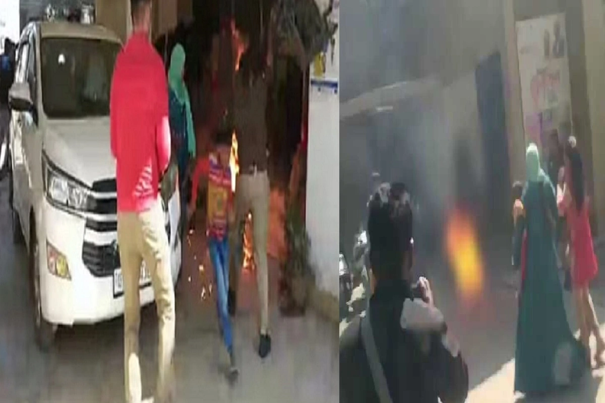 Shahjahanpur: एसपी दफ्तर में खुद को आग लगाकर दौड़ा युवक, अखिलेश ने वीडियो शेयर कर कानून व्यवस्था पर उठाए सवाल