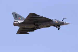 Tejas कैटगरी के इन लड़ाकू विमानों से बढ़ेगी भारतीय वायुसेना की ताकत, जानिए क्या है खासियत