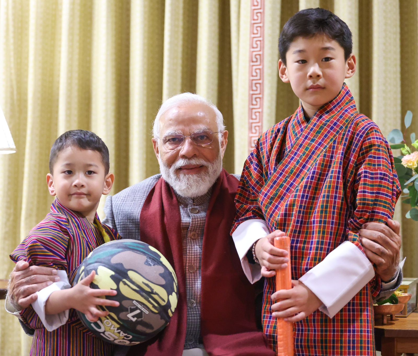 PM Modi With Kings Children