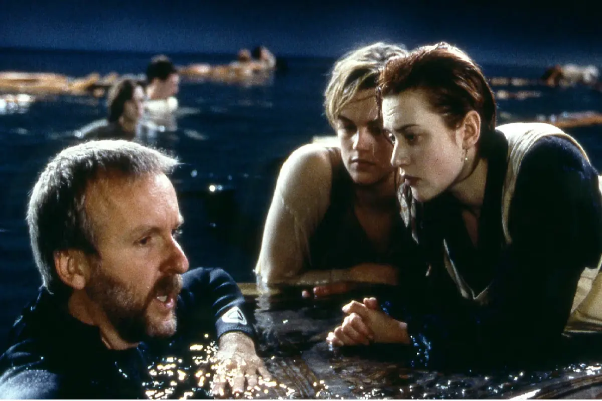 Titanic Film: समुद्र में हीरोइन की जान बचाने वाला लकड़ी का टुकड़ा नीलाम, जानिए कितने में बिका