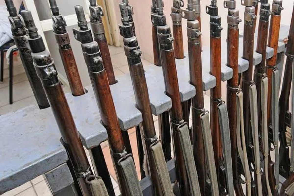 लोकसभा चुनाव 2024: जम्मू में शांतिपूर्ण मतदान कराने के लिए हथियार धारकों को हथियार जमा करने का निर्देश, जानें कितने हजार लोगों के पास लाइसेंसी शस्त्र