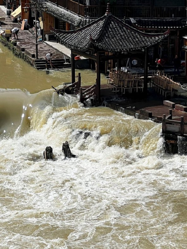 दुबई के बाद चीन में बाढ़ का बड़ा खतरा, घर छोड़ने पर लोग मजबूर
