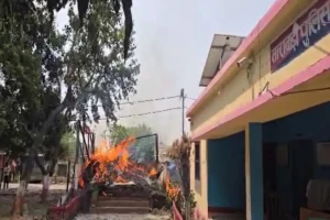 Bihar में जीजा-साली की पुलिस कस्टडी में मौत के बाद बवाल, थाने में लगाई आग! जानिए क्या है पूरा मामला